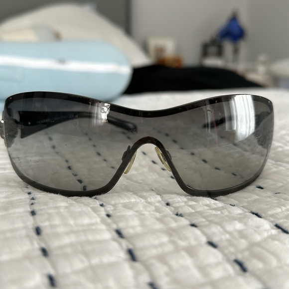 Chanel Camellia Sunglasses - 4164-b - Picture 1 of 6